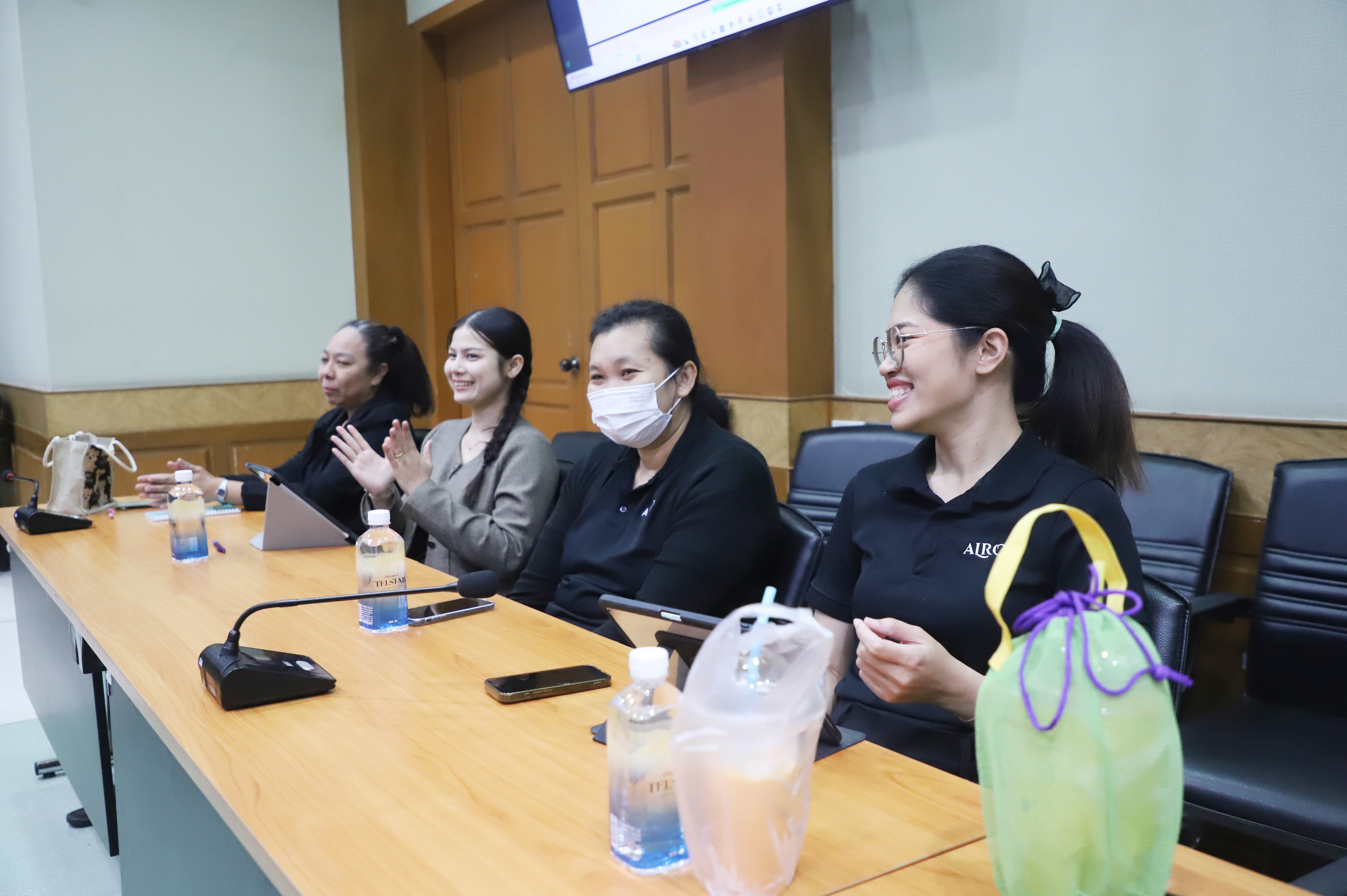 title - สำนักบริหารกองทุน (สบท.)  จัดการประชุมภายใน เพื่อติดตามเร่งรัดการดำเนินงานตามกรอบหน้าที่และตัวชี้วัด